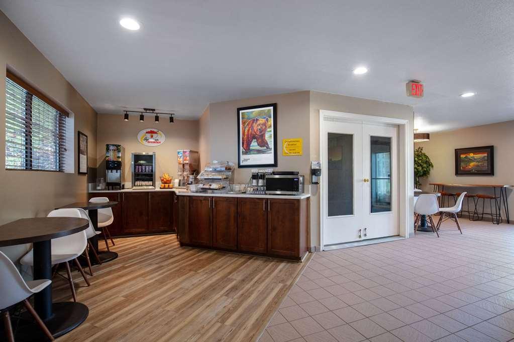 Hotel Super 8 By Wyndham St. Regis Facilidades foto